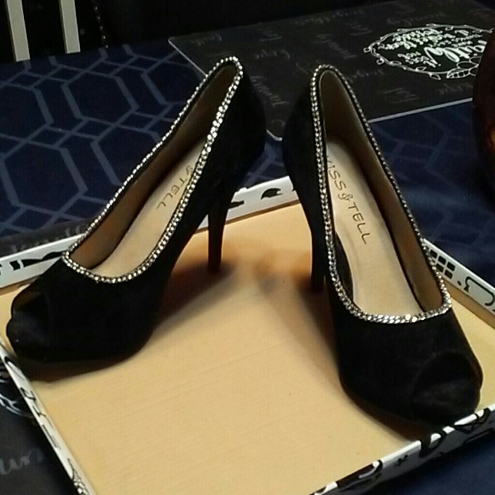 Ladies shoes